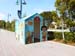 House002